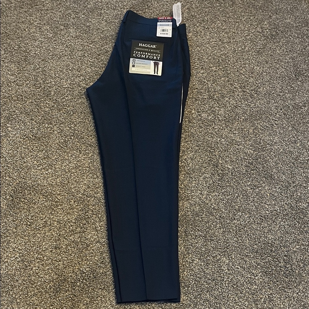 Haggar Men's Classic Dark Blue Dress Pants 34x29 straight fit